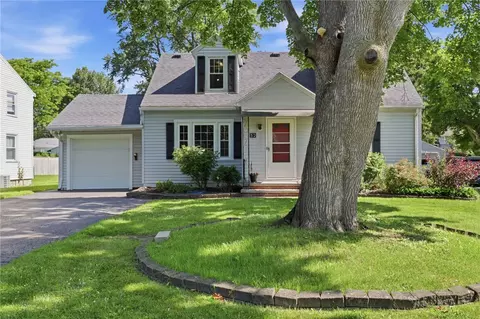 Exterior - 32 Traymore Rd, Irondequoit, NY 14609 photo 2 of 9