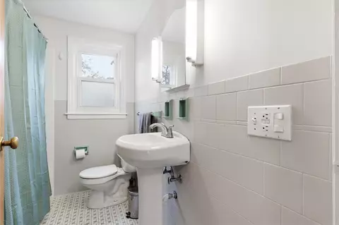 Bath - 32 Traymore Rd, Irondequoit, NY 14609 photo 3 of 3
