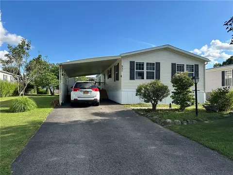 937 Ramada Dr, Victor, NY 14564