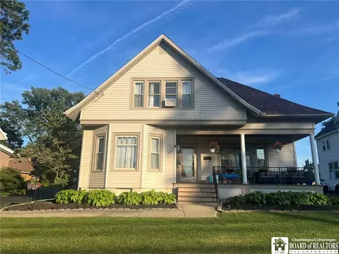 293 E Main St, Pomfret, NY 14063
