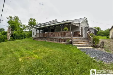 3046 Carpenter Pringle Rd, North Harmony, NY 14710