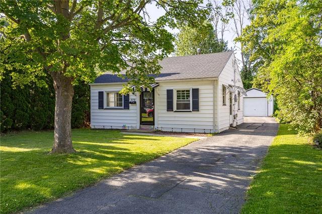 379 Leonard Rd, Greece, NY 14616