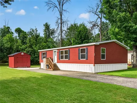 33 Willow Rd, Gaines, NY 14411
