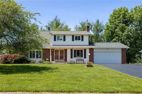 189 Sherri Ann Ln, Greece, NY 14626