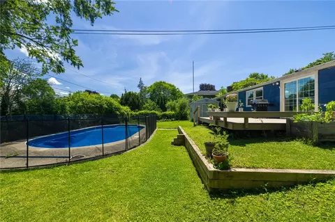 Exterior - 208 Eileen Dr, Greece, NY 14616 photo 4 of 6