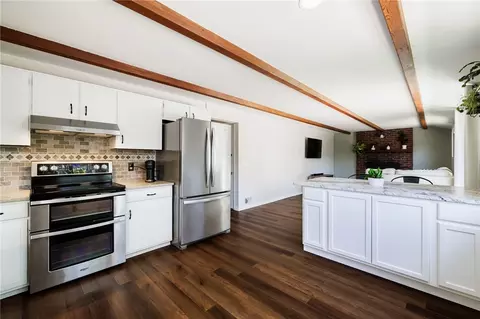 Kitchen - 208 Eileen Dr, Greece, NY 14616 photo 2 of 4