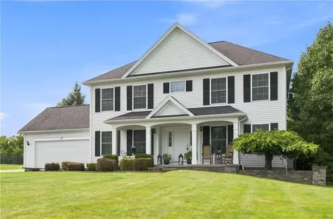 25 Mission Hill Dr, Brockport, NY 14420