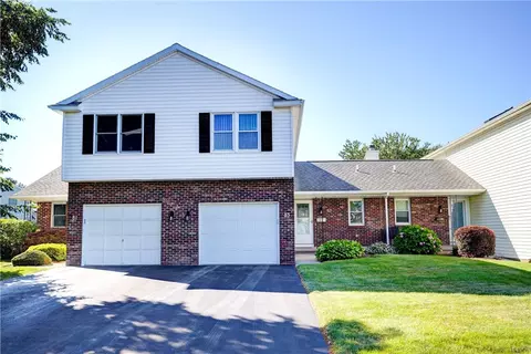 83 Flower Dale Dr, Greece, NY 14626