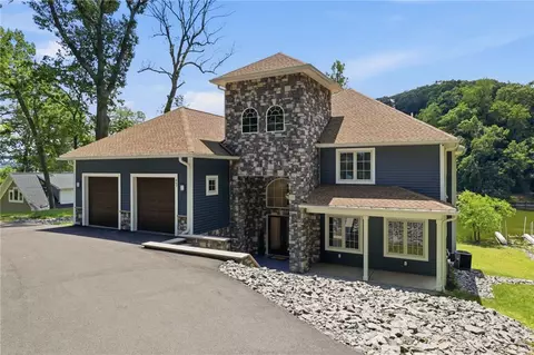 Exterior - 667 Seneca Rd, Irondequoit, NY 14622 photo 5 of 5