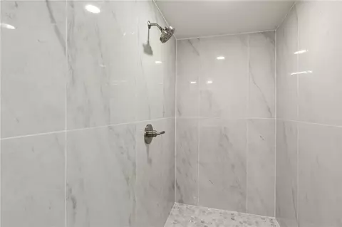 Bath - 667 Seneca Rd, Irondequoit, NY 14622 photo 7 of 7