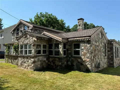 347 W Jackson St, Palmyra, NY 14522