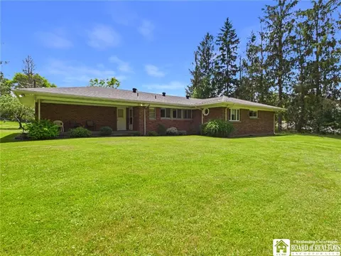 Exterior - 961 Kingston Dr, Olean, NY 14760 photo 4 of 6