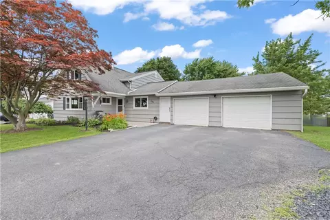 706 Paul Rd, Chili, NY 14624