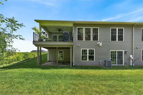 Exterior - 933 Pathway Ln, Webster, NY 14580 photo 6 of 9