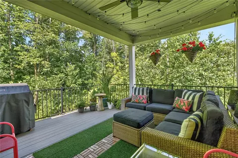 Exterior - 933 Pathway Ln, Webster, NY 14580 photo 4 of 9