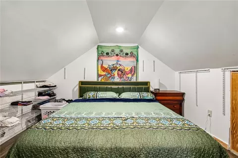 Bedroom - 81 Hoover Rd, Irondequoit, NY 14617 photo 10 of 12