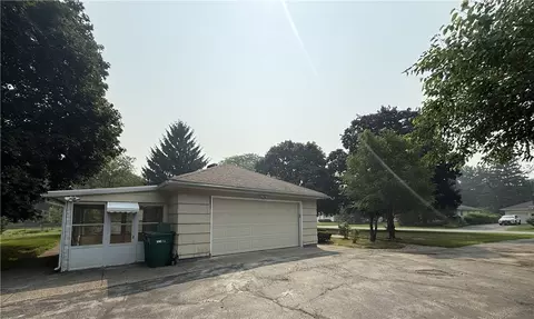 483 Brookview Dr, Irondequoit, NY 14617 photo 4