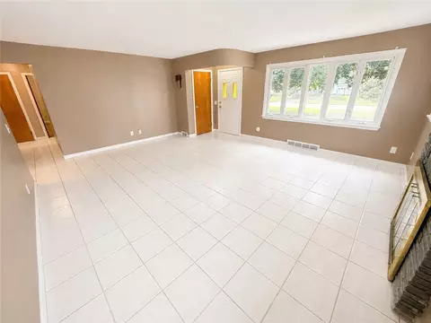 483 Brookview Dr, Irondequoit, NY 14617 photo 10