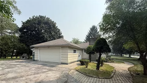 483 Brookview Dr, Irondequoit, NY 14617 photo 2