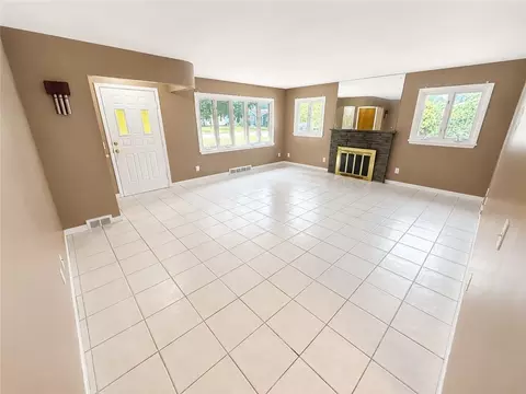 483 Brookview Dr, Irondequoit, NY 14617 photo 9
