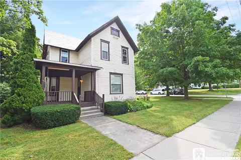 63 S Portage St, Westfield, NY 14787