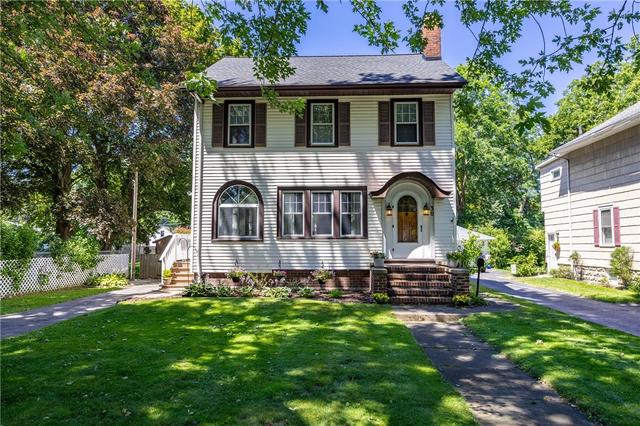 30 Rawlinson Rd, Irondequoit, NY 14617