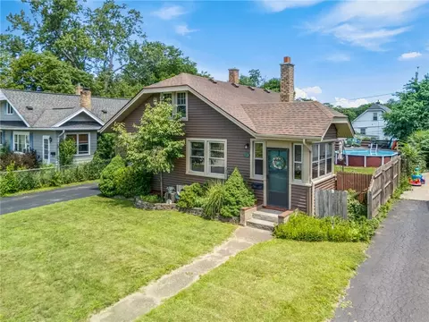 51 Wendhurst Dr, Greece, NY 14616