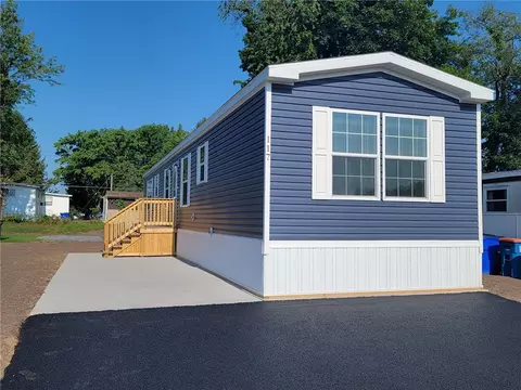 117 Oakleaf Dr, Brutus, NY 13166