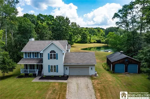 1562 Shadyside Rd, Busti, NY 14750