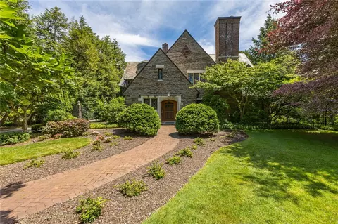 151 Ambassador Dr, Brighton, NY 14610