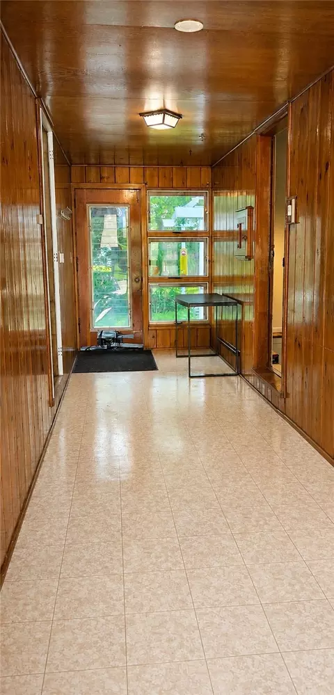 Entry Way - 37 Virgil Dr, Irondequoit, NY 14609 photo 2 of 2