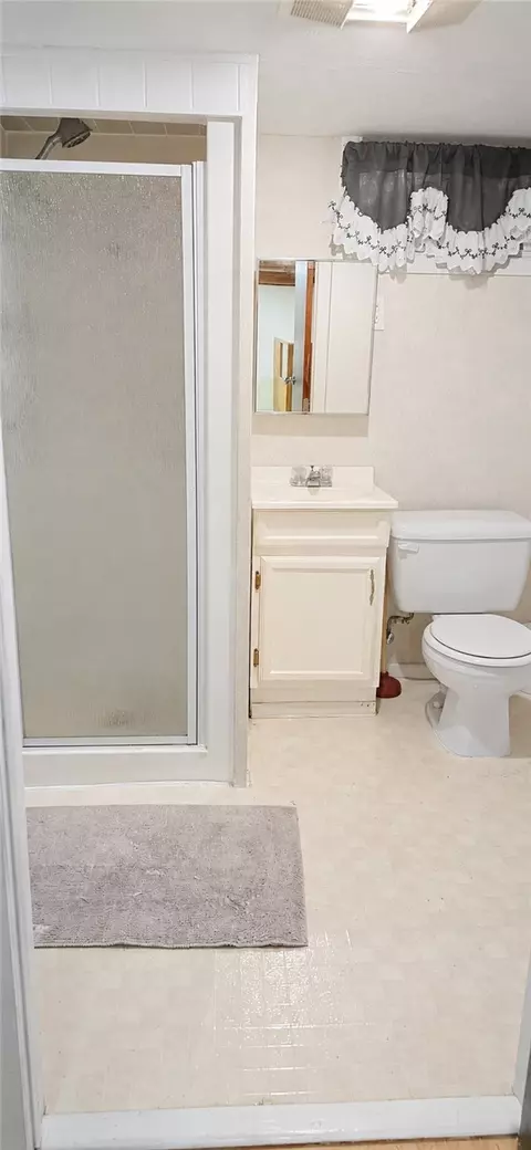 Bath - 37 Virgil Dr, Irondequoit, NY 14609 photo 2 of 2