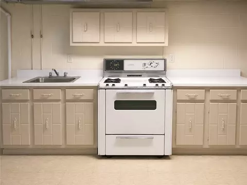 Kitchen - 37 Virgil Dr, Irondequoit, NY 14609 photo 3 of 4