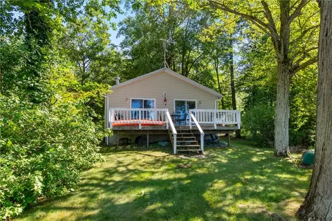 6925 Emerald Point Rd, Sodus Point, NY 14555