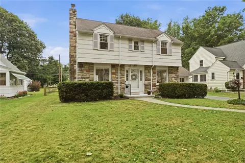 63 Montclair Dr, Irondequoit, NY 14617 photo 2