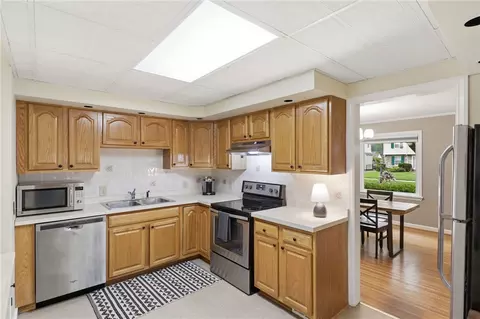 63 Montclair Dr, Irondequoit, NY 14617 photo 9