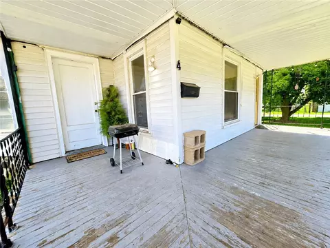 Exterior - 4 Joy St, Lyons, NY 14489 photo 2 of 7