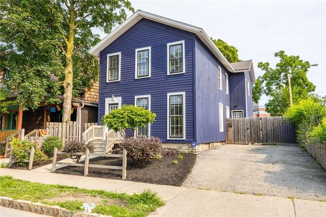 95 Alexander St, Rochester, NY 14620