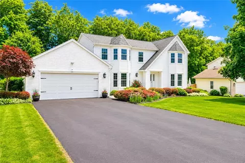 75 County Clare Cres, Perinton, NY 14450