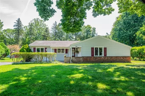 84 Harvest Rd, Perinton, NY 14450