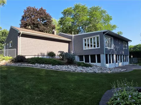 Exterior - 7 Locust St, Bath, NY 14810 photo 5 of 10