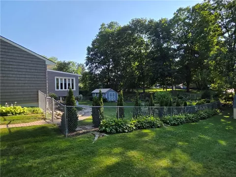 Exterior - 7 Locust St, Bath, NY 14810 photo 4 of 10
