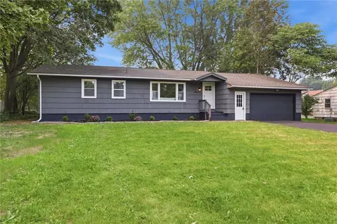 1063 Farnsworth Rd S, Rochester, NY 14623