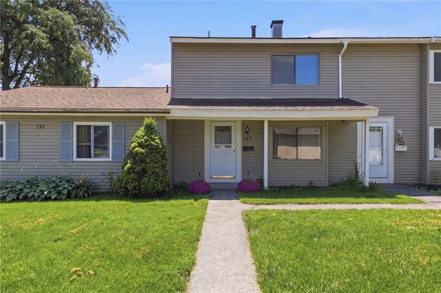 153 Windsorshire Dr, Ogden, NY 14624