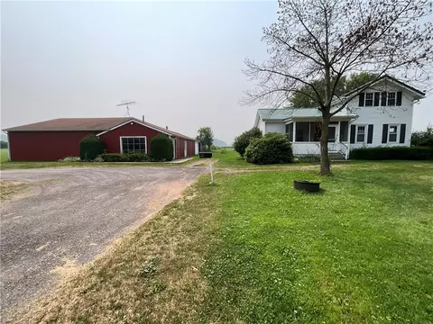 13576 Ridge Rd W, Gaines, NY 14411