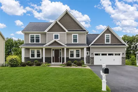 22 Tea Olive Ln, Perinton, NY 14450