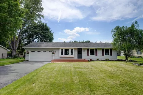 13 Sunridge Dr, Chili, NY 14624