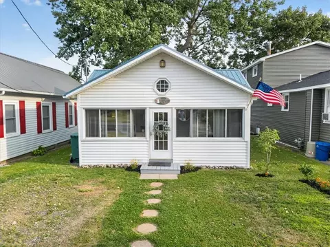 8486 Wickham Blvd, Sodus Point, NY 14555