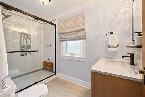 Bath - 151 Thomas Ave, Irondequoit, NY 14617 photo 2 of 4