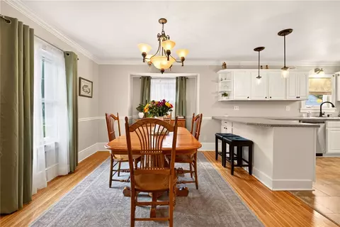Dining - 151 Thomas Ave, Irondequoit, NY 14617 photo 2 of 3